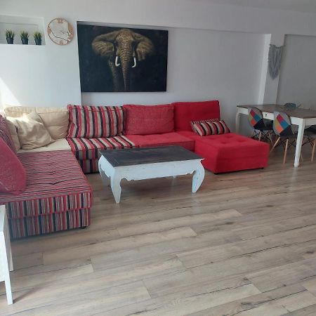 Family Apartment Andrea Alaquàs Extérieur photo